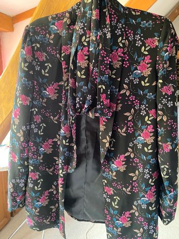 Veste  kimono noire fleurie 40