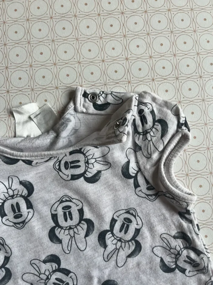 T shirt Minnie h&m 9 mois - photo numéro 4