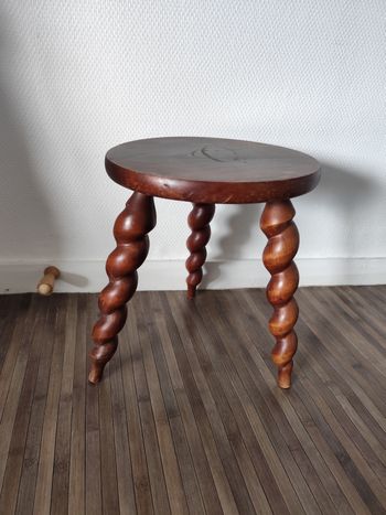 Tabouret 3 pieds torsadé bois massif vacher campagne vintage
