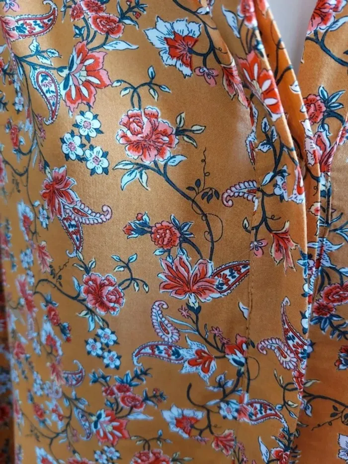 Chemisier à motifs fleuris Taille 36 - photo numéro 3
