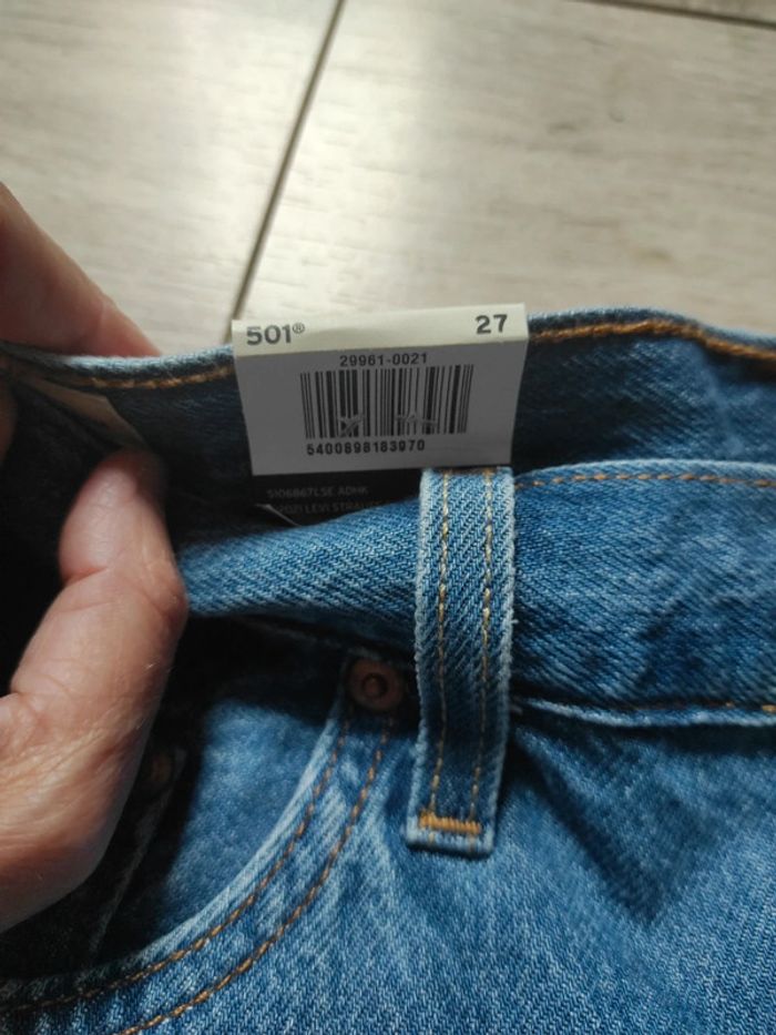 Short levis taille 37 neuve 501 - photo numéro 3