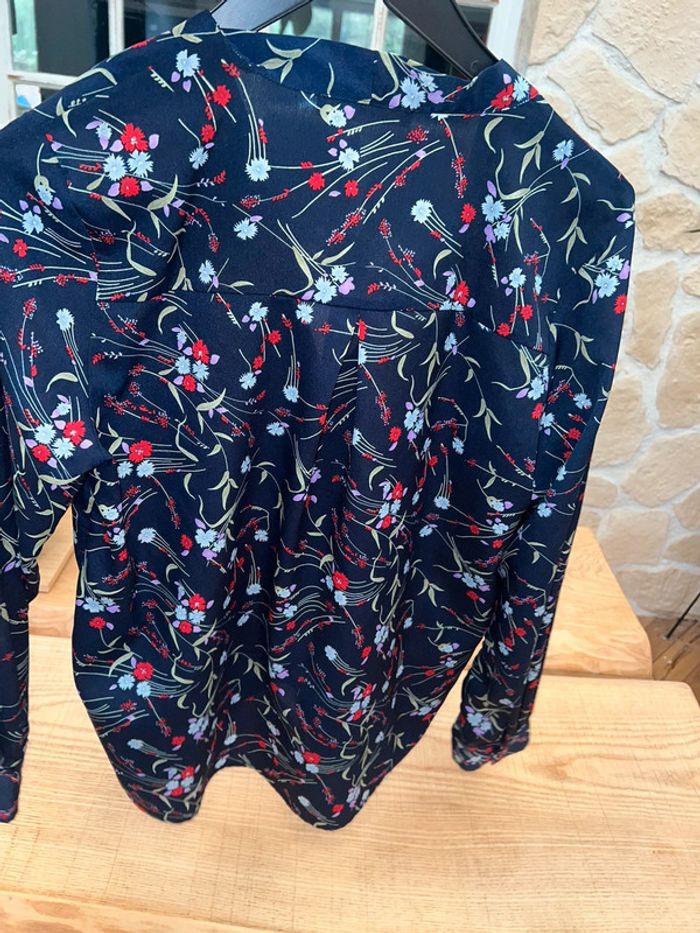 Blouse femme, taille S, marque Lovie & co automne hiver, bleu marine, fleuri. - photo numéro 3