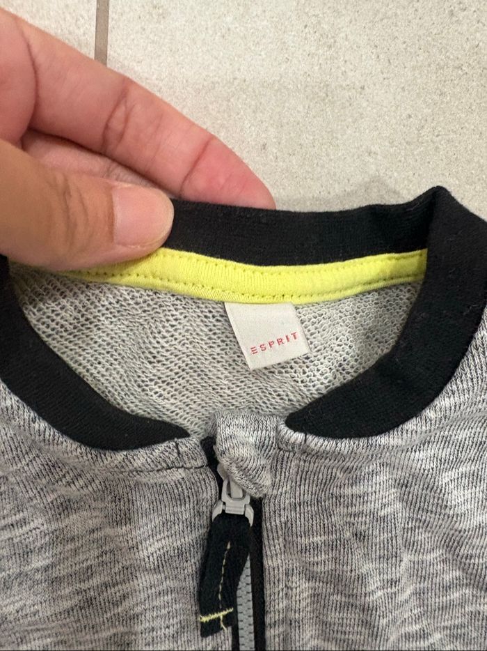 Ensemble survêtement bébé garçon marque Esprit neuf taille 9 mois - photo numéro 2