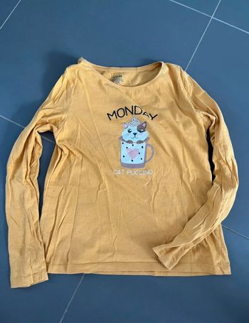 T shirt manches longues chat kiabi 10 ans en très bon état