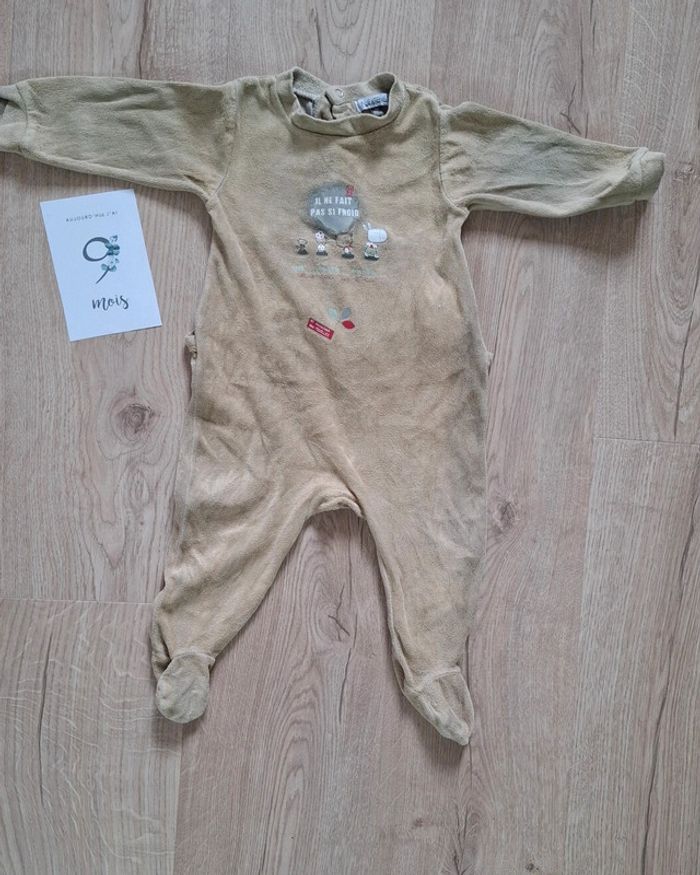 Lot 2 pyjamas 9mois TBE - photo numéro 2