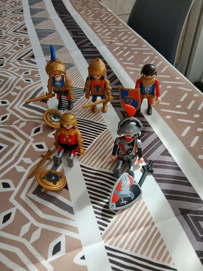 Playmobil lot 5 chevaliers - photo numéro 2