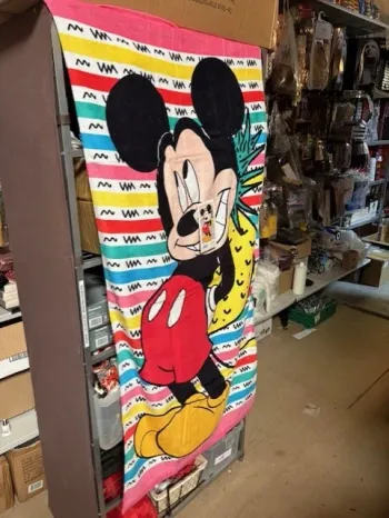 serviette de plage disney mickey neuve 70 x 140 cm