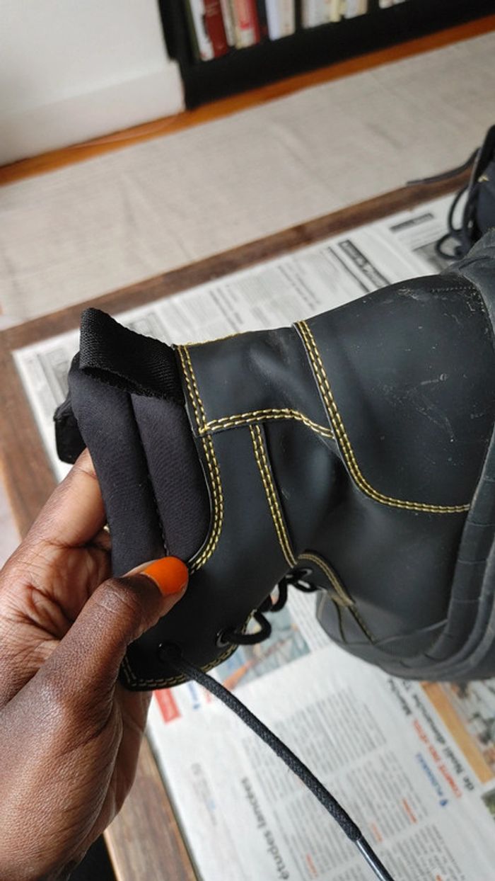 Grosse botte type Randonnée motard en caoutchouc imperméable surpiqûres crantée plateforme - photo numéro 10