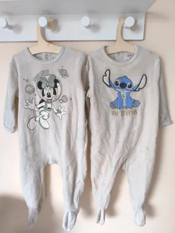 2 pyjamas velours Disney