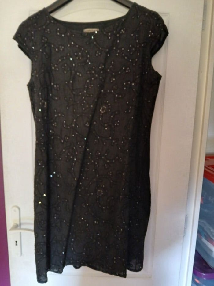 ROBE