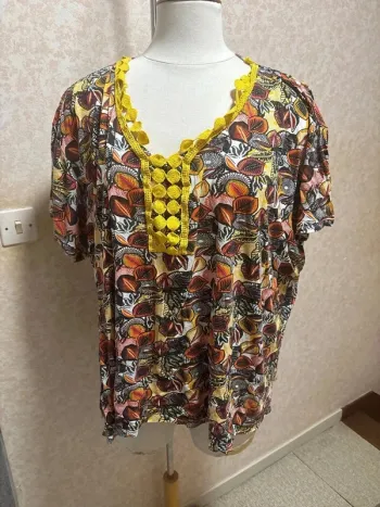 Blouse taille 58-60 marque bleu bonheur