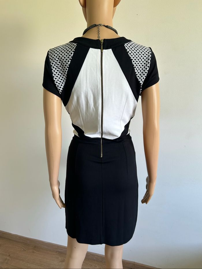 Robe noire et blanche à manches courtes Anna Field taille 40 bon état - photo numéro 5
