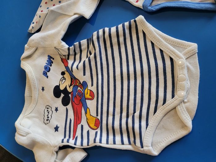 3 bodies manches longues 3 mois - photo numéro 4