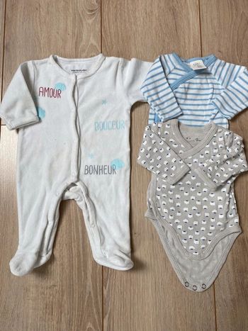 Pyjama + 2 bodies garçon 1 mois