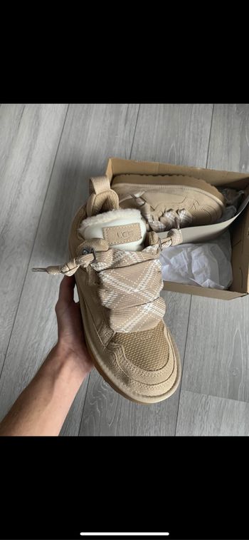 UGG Lowmel Sand