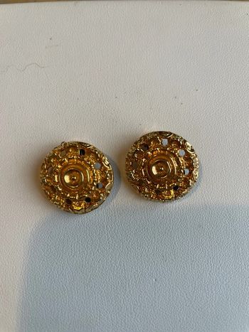 Boucles d’oreilles à clips ronde dorées