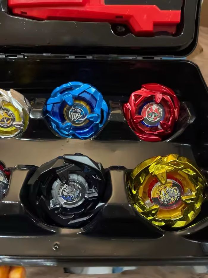 Coffret Beyblade – 8 Toupies + 2 Lanceurs – État Neuf / Set Complet - photo numéro 3
