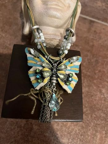 Collier papillon 🦋 H Dubin