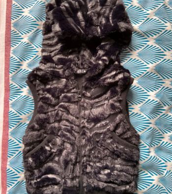 Gilet noir sans manche enfant