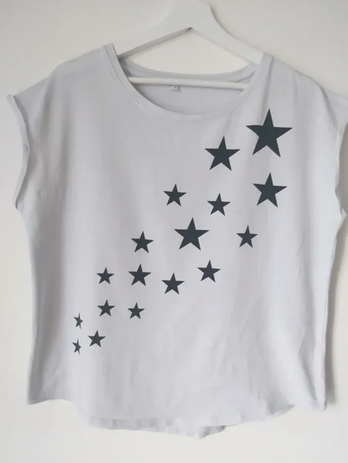 T.shirt blanc étoiles