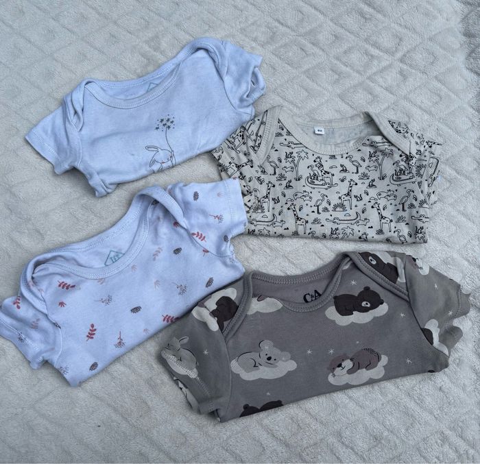 Lot bodies bébé