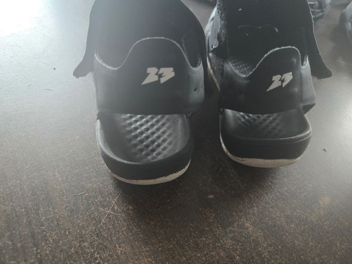 Sandale jordan flare ps noir Taille 33,5 - photo numéro 2