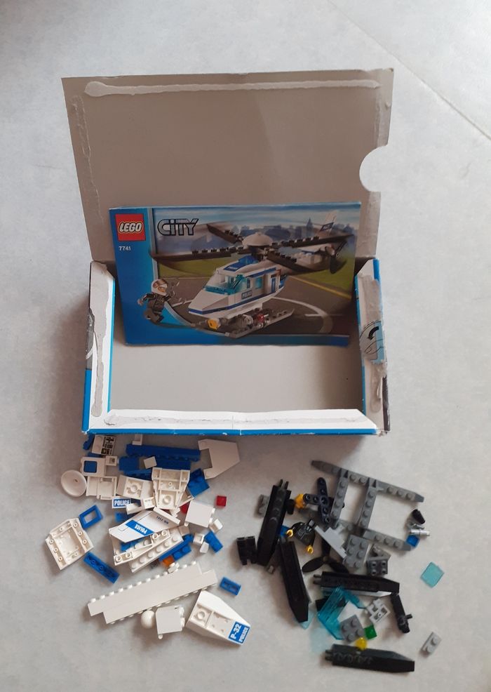 LEGO City Hélicoptère 7741 - photo numéro 6
