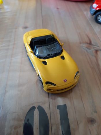 Voiture Burago Viper RT/10 Dodge, ech 1/43, Made on Italy