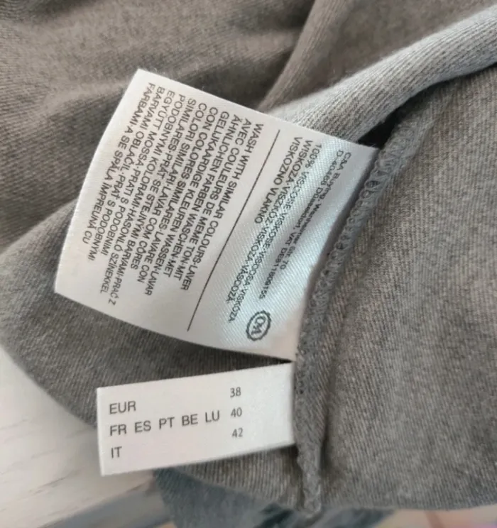👕blouse fleurie gris - Yessica- très bon état général - taille 38 - photo numéro 7