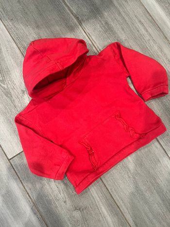 Sweat à capuche rouge Kiabi 24mois fille