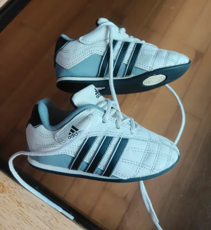 Chaussures Adidas pointure 22