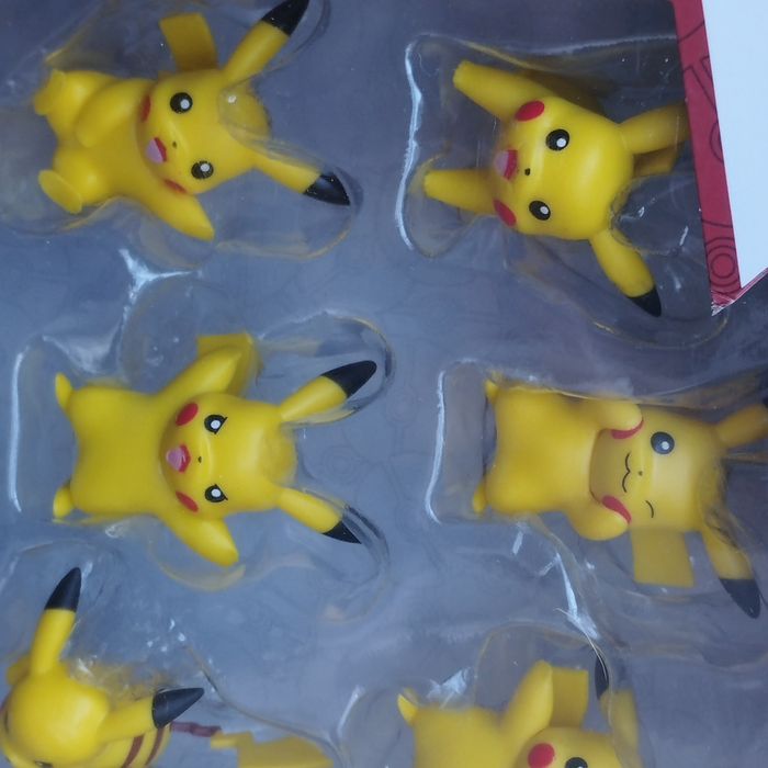 Coffret de 8 figurines Pokémon Neuf - photo numéro 3