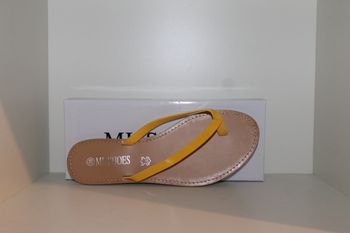 belle petites tongs lanières jaune 38