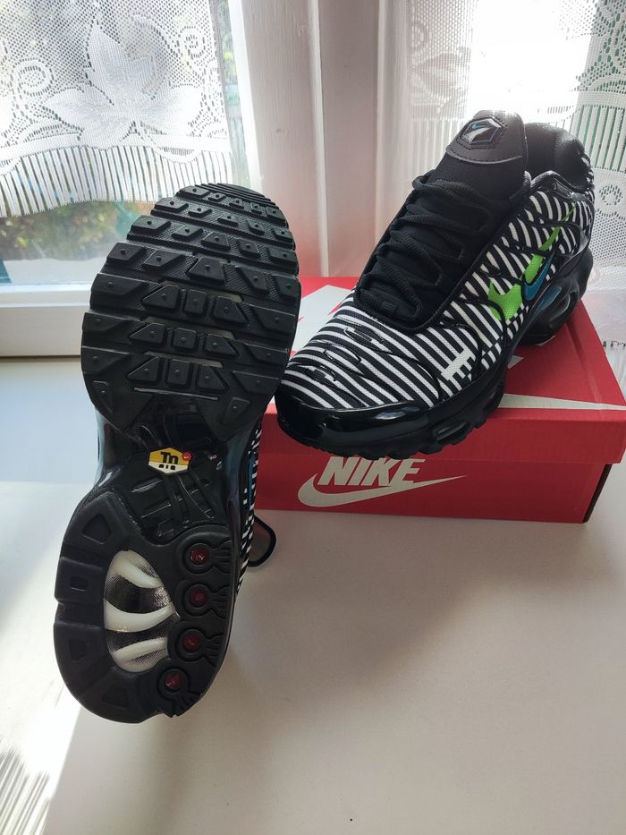 Baskets Nike air max plus TN taille 42 - photo numéro 3