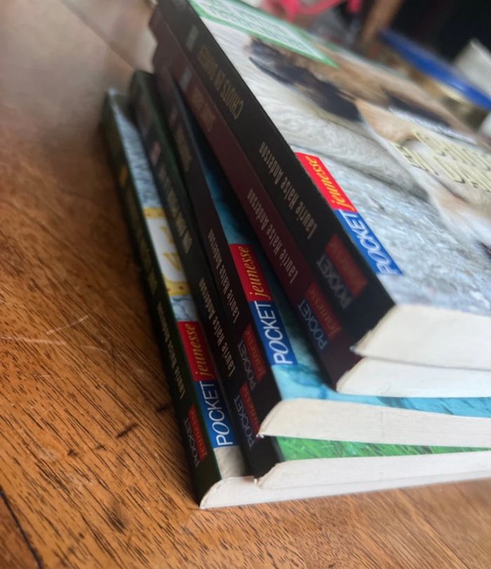 Lot 5 livres adolescents les petits vétérinaires - photo numéro 3
