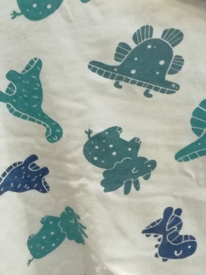 Vends t-shirt garçon hiver. - photo numéro 2