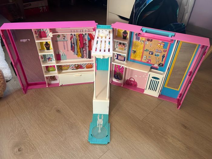 Dressing barbie