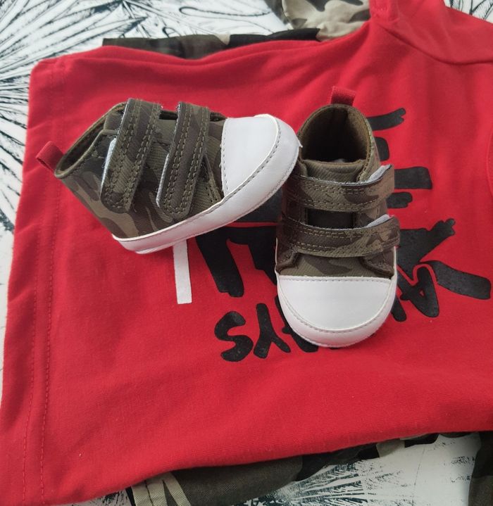 Chemise + t-shirt + chaussures - photo numéro 3