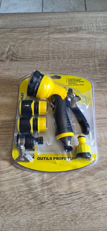 Kit Pistolet d'Arrosage Multi-Jets + Raccords 