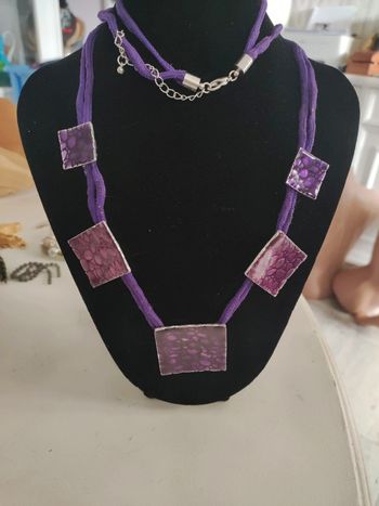 Sautoir email violet