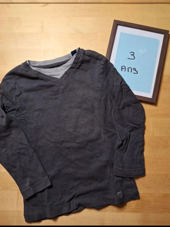 T-shirt manches longues pour garçon taille 3 ans marque Okaïdi très bon état