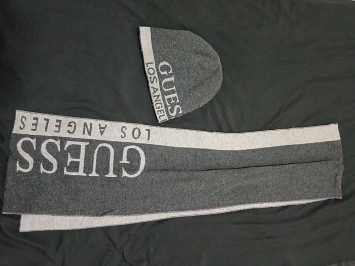 Ensemble écharpe Bonnet guess