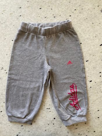 Pantacourt jogging gris Adidas 7/8ans