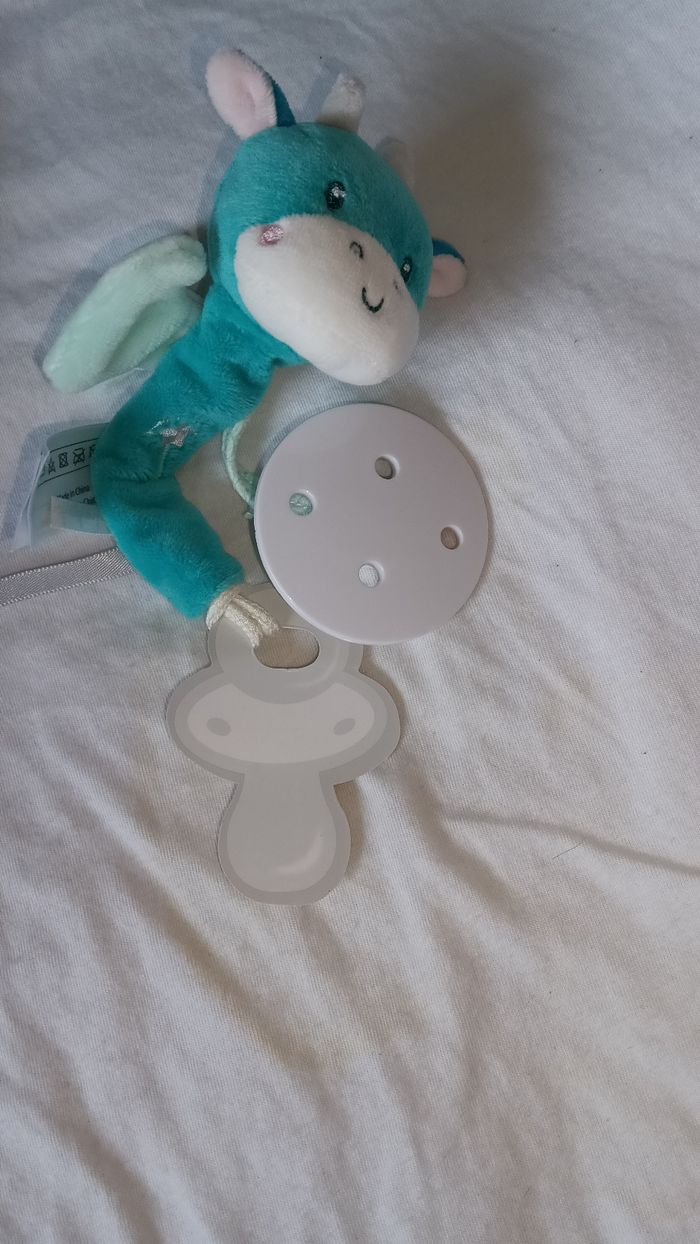 2 Attaches-tetines - photo numéro 3