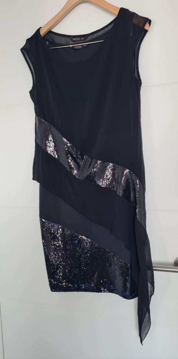 Robe de cérémonie en sequins - photo numéro 3
