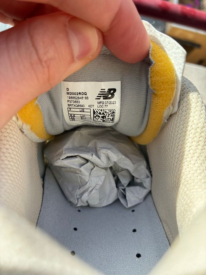 New Balance 2002R Cream - Taille 40 - Neuves - photo numéro 9