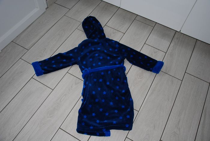 robe de chambre peignoir polaire garçon etoiles bleus 7-8 ans - photo numéro 2