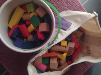 Jeu de construction en bon état gros lot de cubes et autres formes  