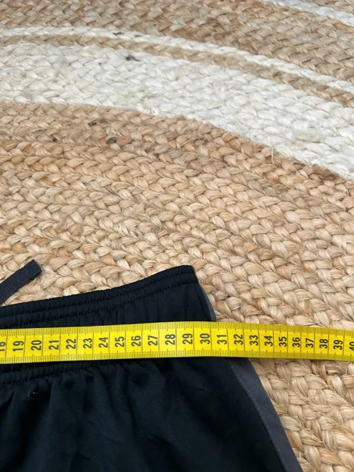 Short Garçon Champion Noir & Gris | Taille 14 ans | Très Bon État | Sport Casual | R46 - photo numéro 7