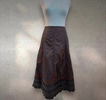 Jupe longue marron avec détails brodés taille 40
